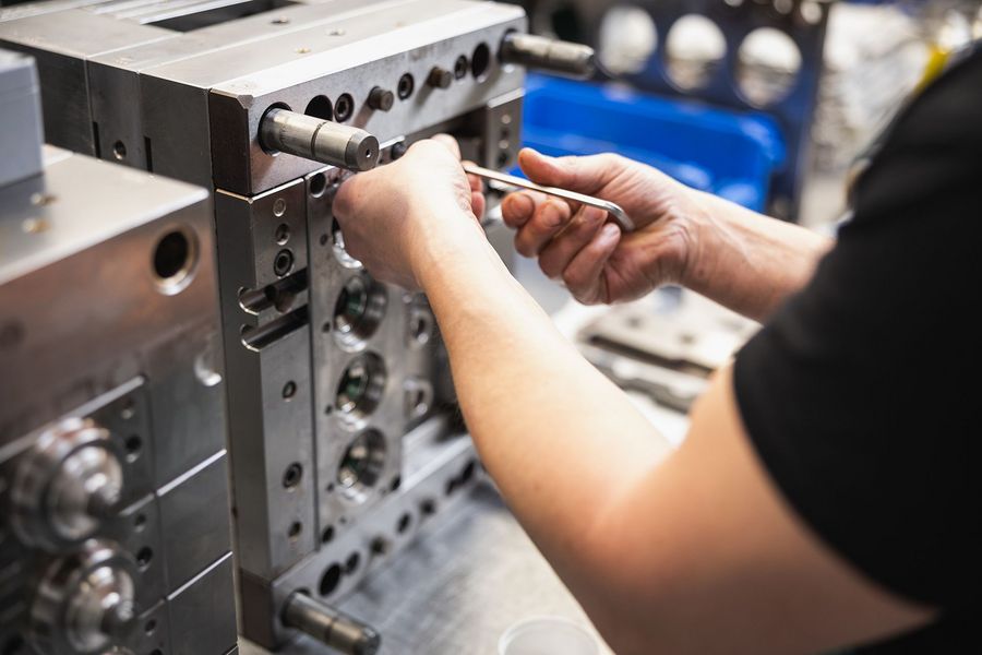 BERGI-PLAST GmbH Werkzeugbau als strategischer Motor BERGI-PLAST GmbH Werkzeugbau als strategischer Motor