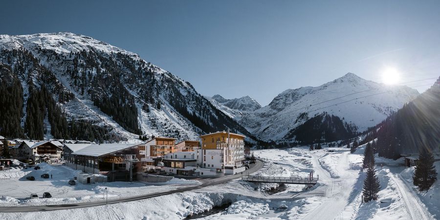 Hotel Vier Jahreszeiten GmbH Hotel