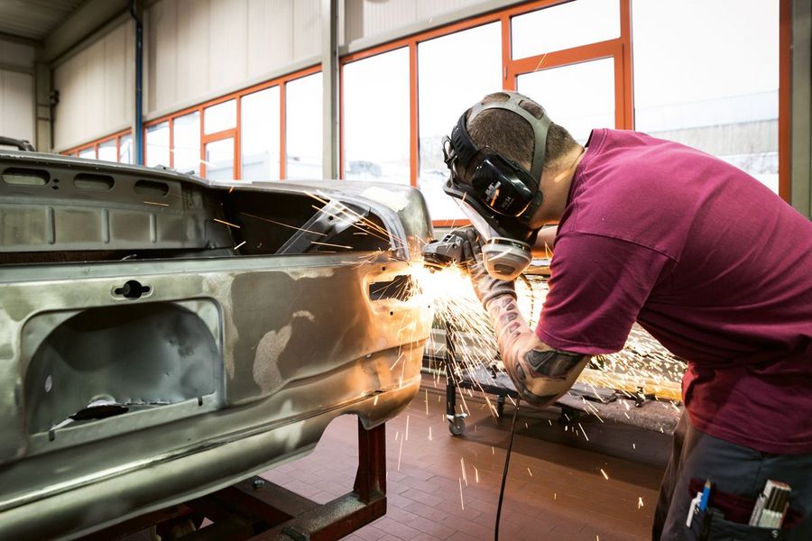  Mechatronik GmbH Mitarbeiter Werkstatt