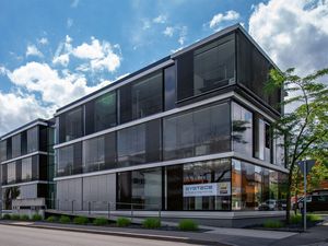„Maßgeschneiderte  Software für spezifische Kundenanforderungen“
