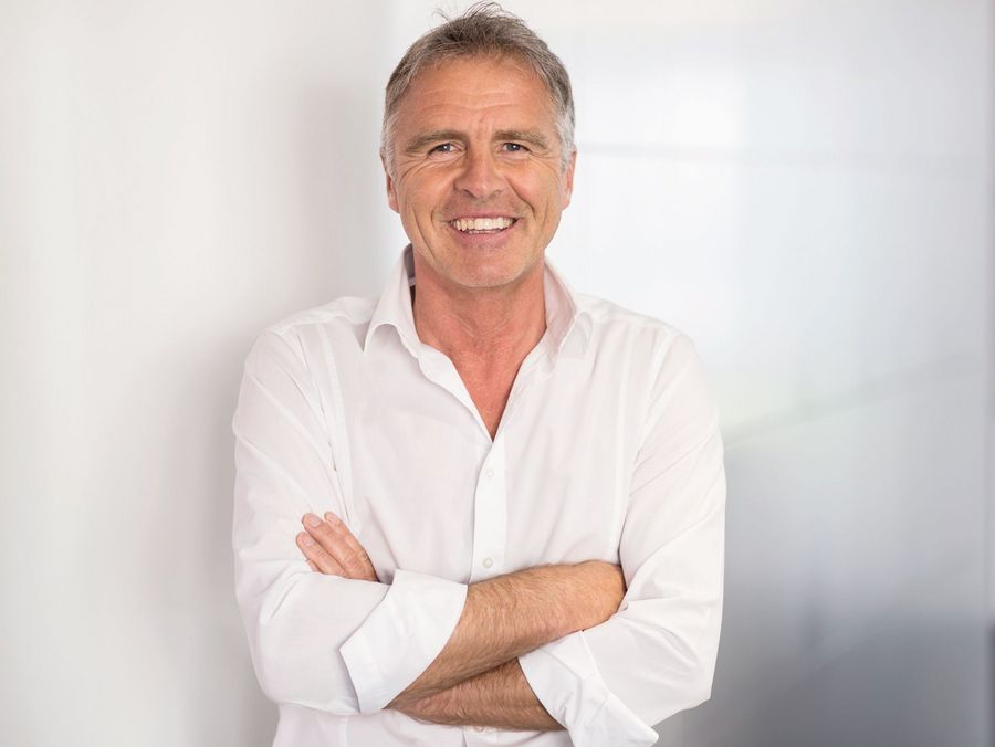 Klapdor, Axel