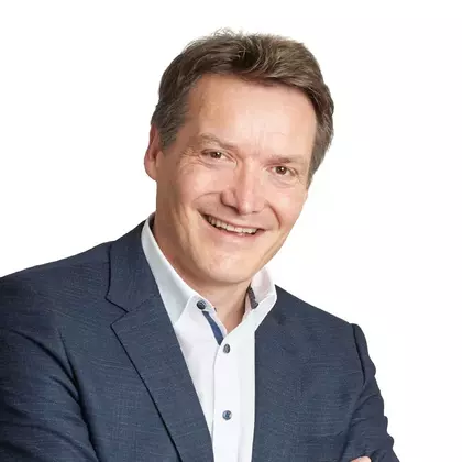 Dr. Andreas Raab