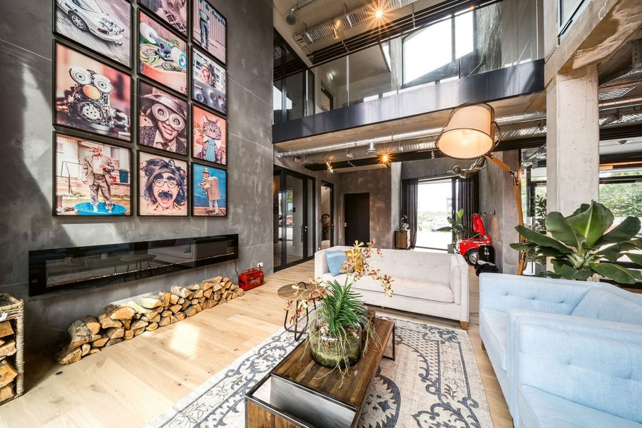 //CRASH Unternehmensgruppe Innenraum //CRASH Unternehmensgruppe Innenraum