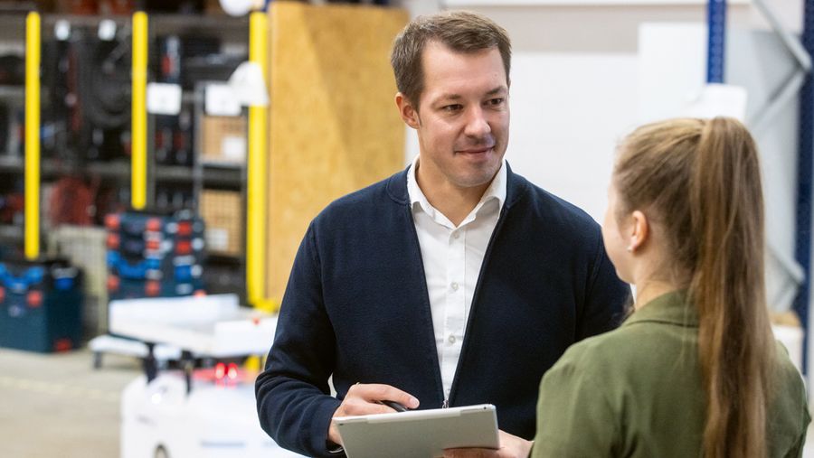 Geschäftsführer Markus Zipper im Gespräch: Der regelmäßige Austausch ist ein wichtiger Eckpfeiler der Firmenkultur 
