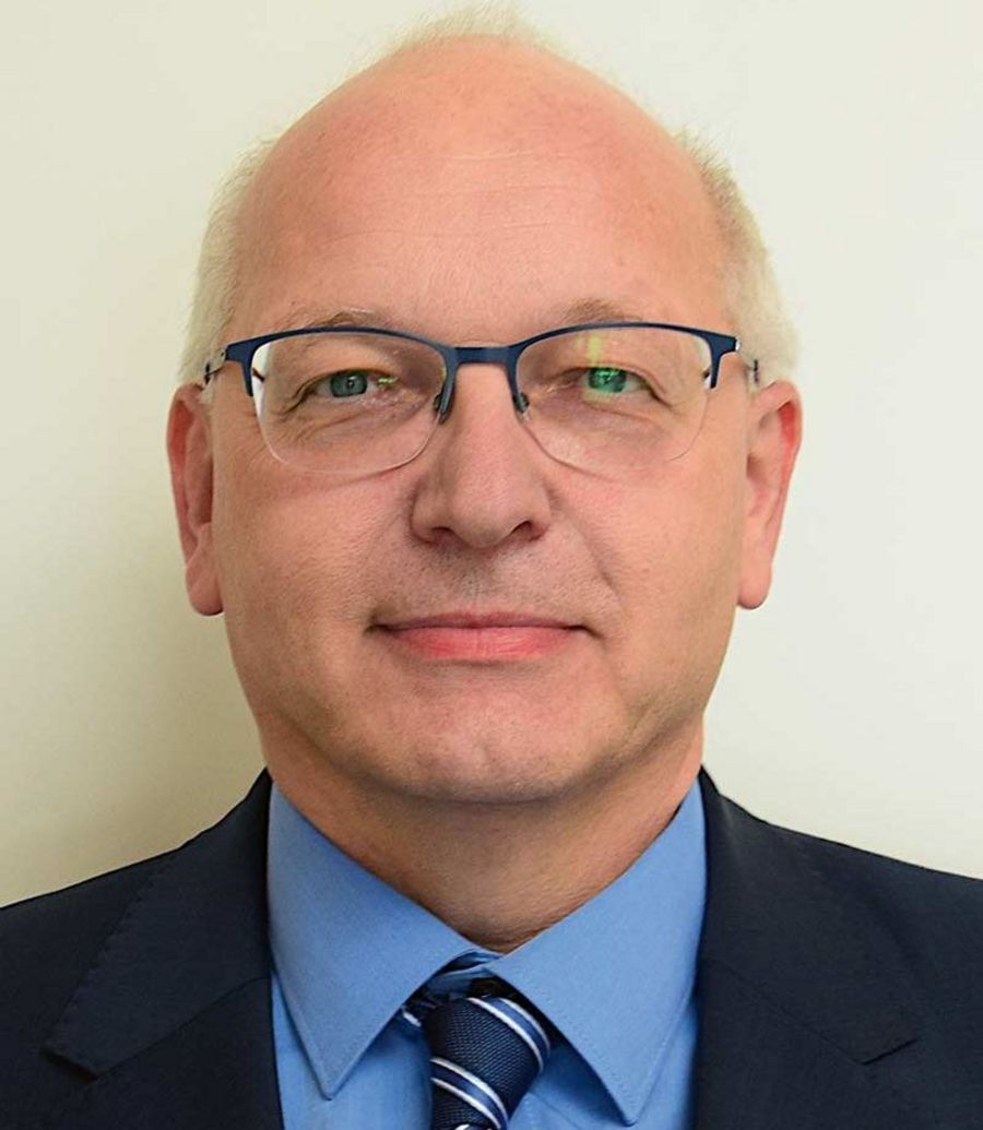 Gerhard Schweinle, Geschäftsführer der AURORA Kunststoffe GmbH