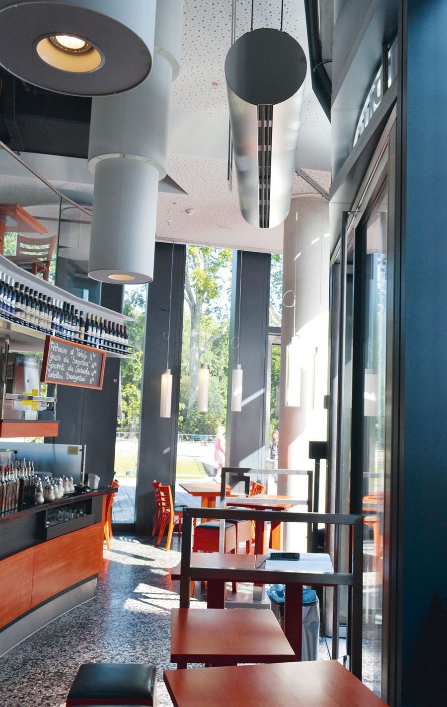 TEKADOOR GmbH Colum-EC im Restaurant