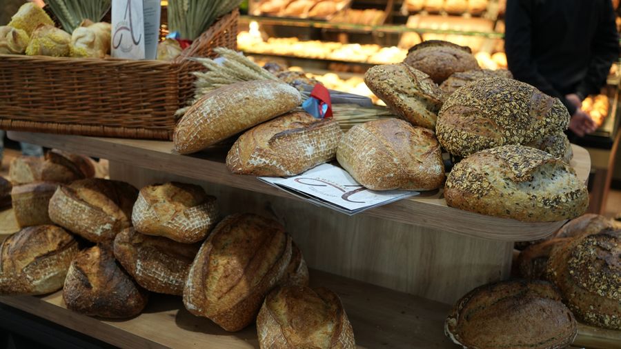Vielfalt als Verkaufsargument: Unterschiedliche Brotformen, Krusten und Saaten liefern auf der südback Inspiration für ein eigenständiges Sortiment. Vielfalt als Verkaufsargument: Unterschiedliche Brotformen, Krusten und Saaten liefern auf der südback Inspiration für ein eigenständiges Sortiment.