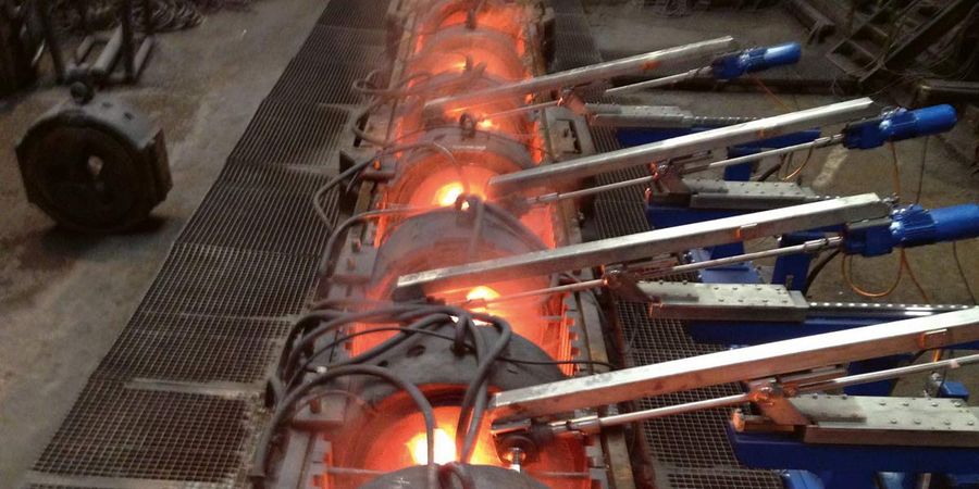 Automatische Gerüstverstellung in Rohrwalzwerken