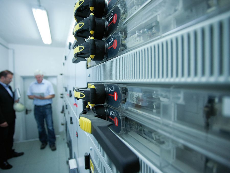 Mensch, Technik und Raum in Einklang bringen Mensch, Technik und Raum in Einklang bringen