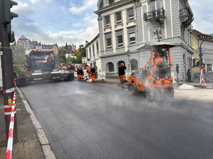 Asphalt mit Augenmaß