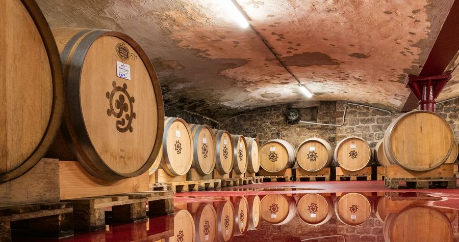 Weingut Hammel GmbH traditionellen Holzfässern