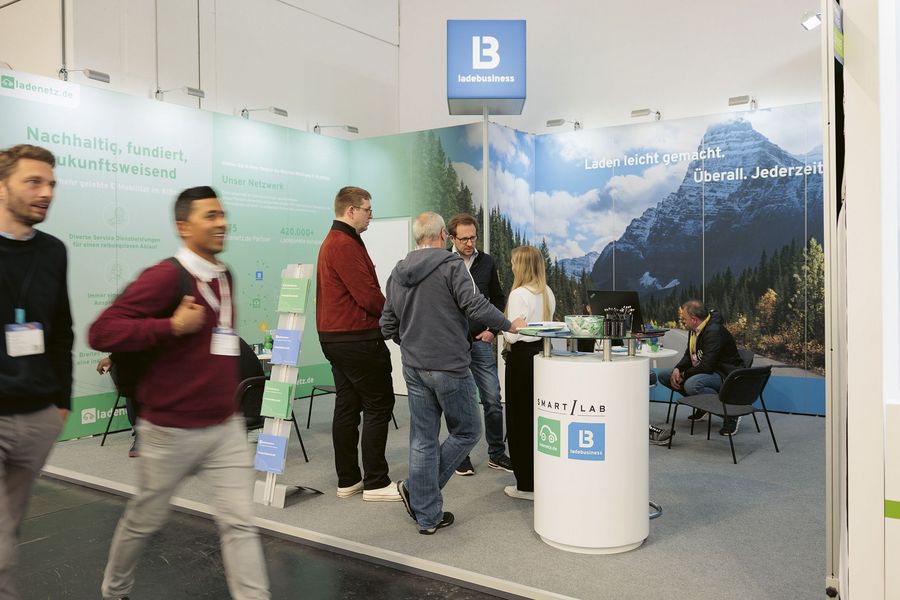 Der smartlab-Messestand auf der Power2Drive 2025 – Treffpunkt für Interessierte rund um das Thema Elektromobilität