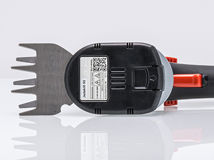 Typenschild-Etiketten mit QR-Code und Barcodes für sichere Identifikation Typenschild-Etiketten mit QR-Code und Barcodes für sichere Identifikation